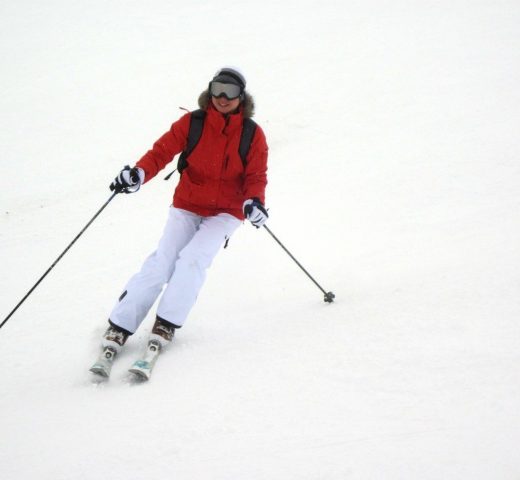 Mama na nartach – jak odpowiednio zabezpieczyć się na czas zimowego urlopu?