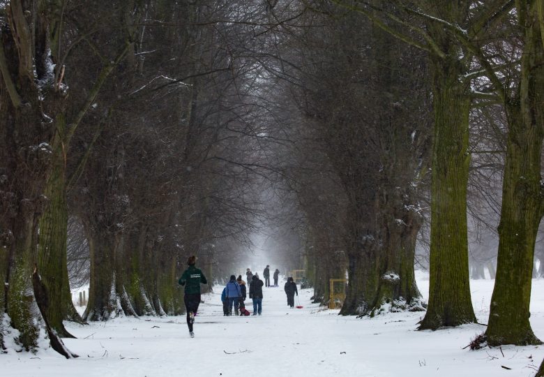 Jak biegać zimą, aby uniknąć przeziębienia? 5 sprawdzonych rad
