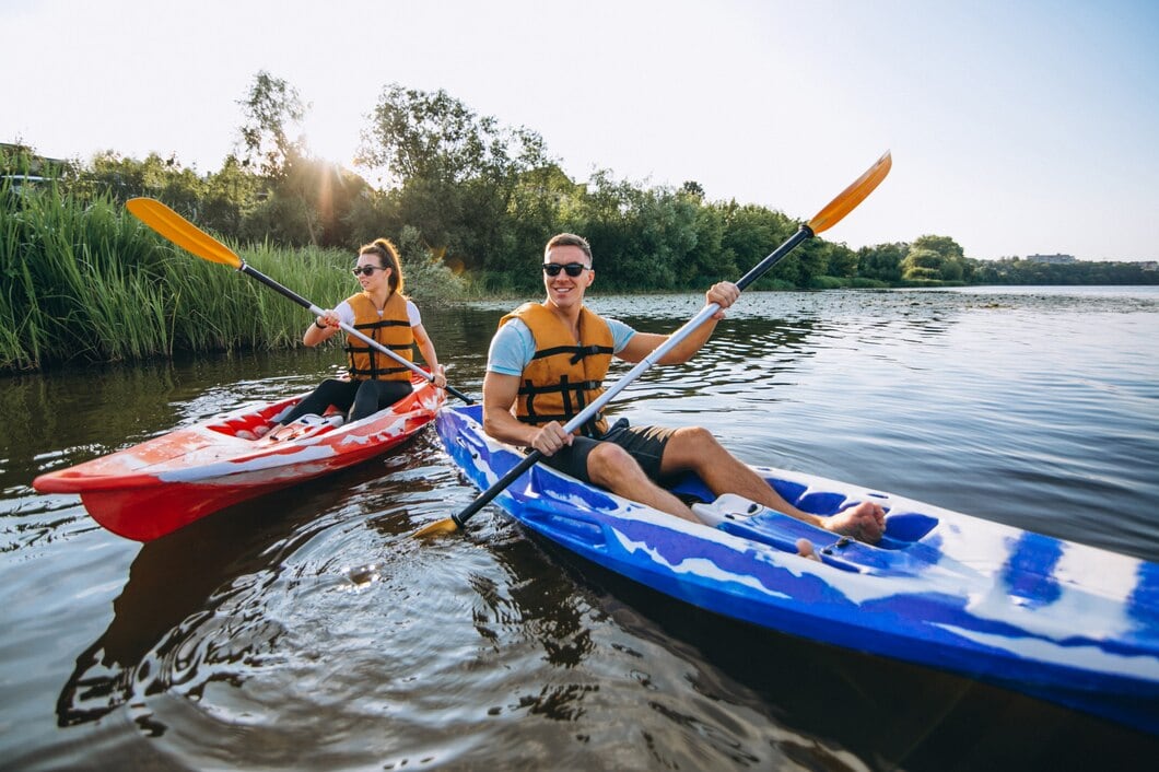 Poznaj uroki aktywnego wypoczynku na rzece – kajakowanie i rafting jako alternatywa dla tradycyjnej turystyki
